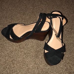 Brown bottom black wedges❣️